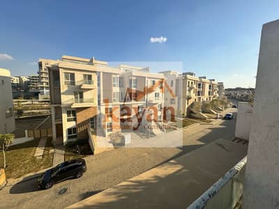 5 Bedroom Townhouse for Sale in New Cairo, Cairo - WhatsApp Image 2026-04-26 at 2.38. 55 PM (2). jpeg 5 Bedroom Townhouse for Sale in New Cairo, Cairo - WhatsApp Image 2026-04-26 at 2.38. 55 PM (2). jpeg