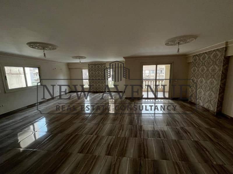 Apartment Ready to move Fully finished very Prime Locatio In Almaza New Building – pohled 3