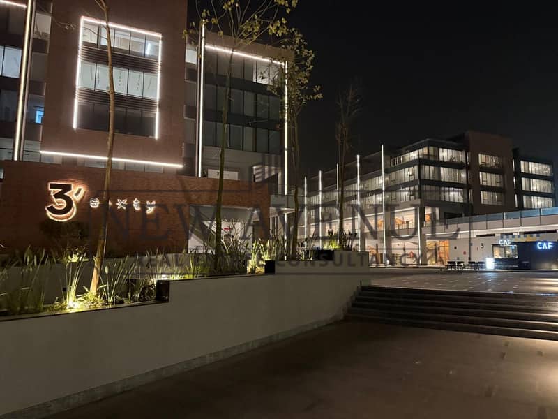Corner Admin Office 239 sqm with underground Parking for rent at three sixty project New Cairo – pohled 2