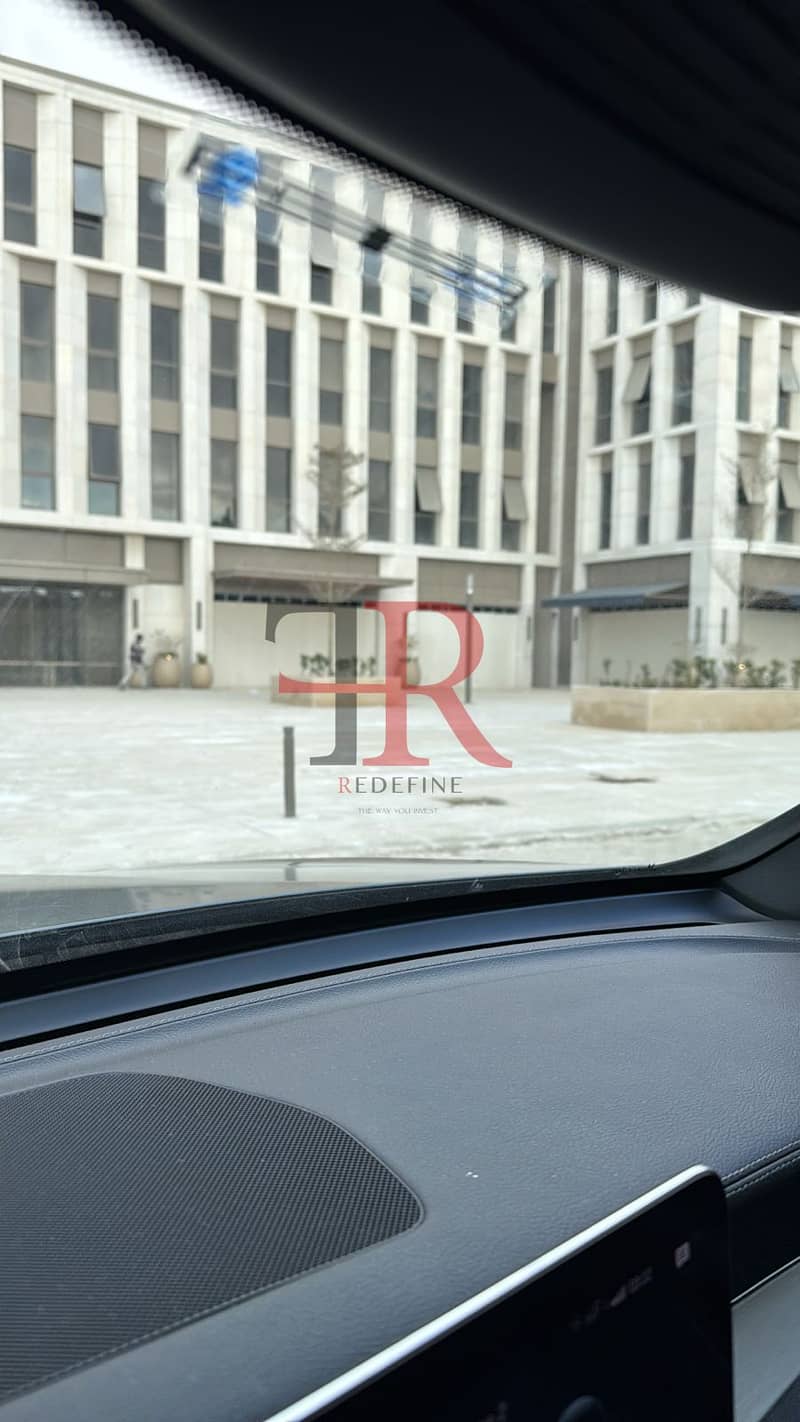 office for sale ready to move in in the place mivida compound new cairo - Widok 3