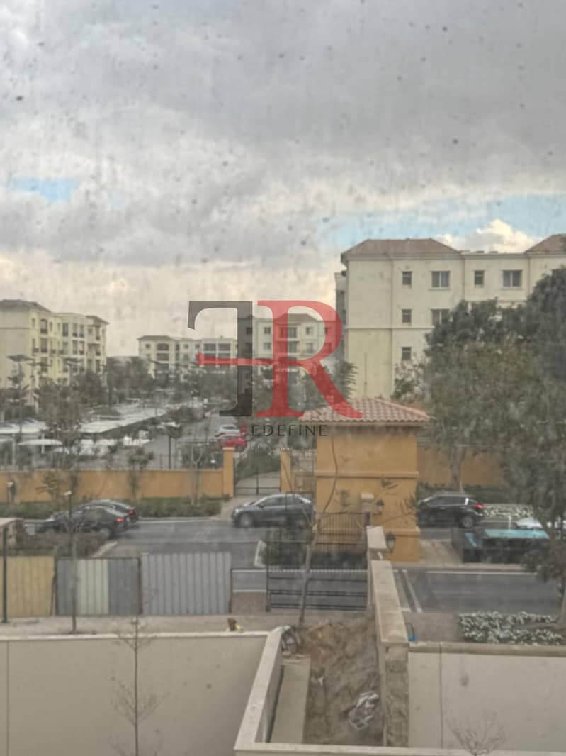 office for sale ready to move in in the place mivida compound new cairo - Widok 5