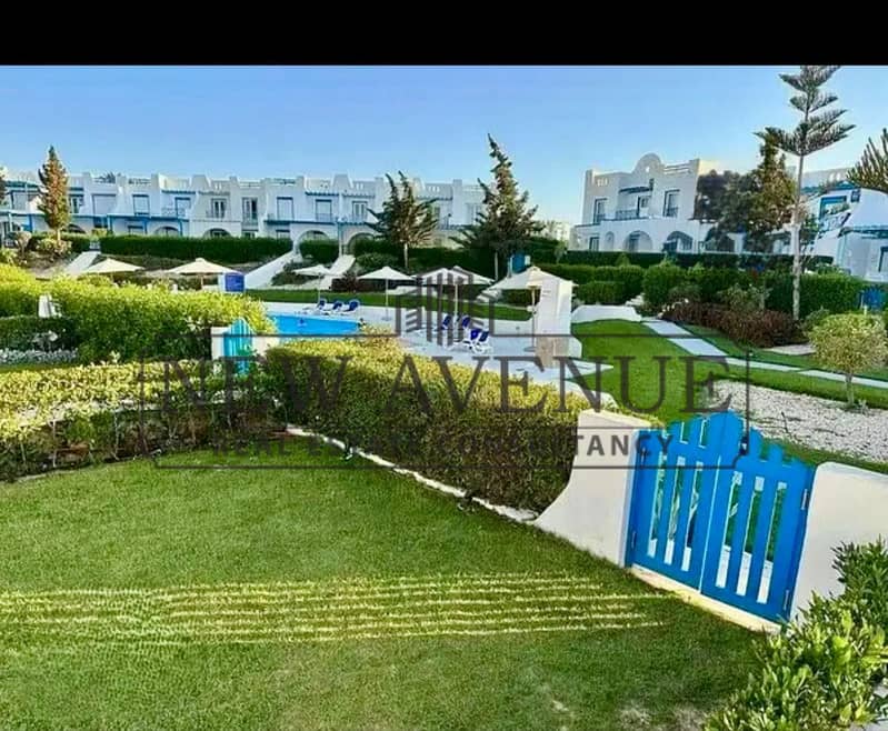Twinhouse Fully Finished and Furnished with appliances 4 Bedrooms Prime Location Direct on Pool & Landscape Below market price - Widok 6