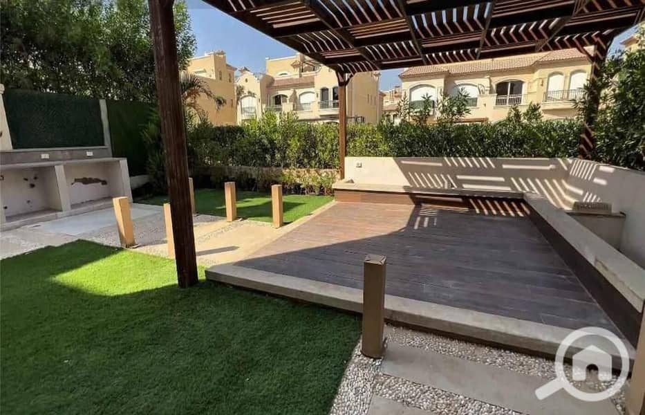 Twin House Villa for sale Ready To Move prime location at Compound La Vista El Patio 3 Near Al-Rehab -New Cairo - Widok 4
