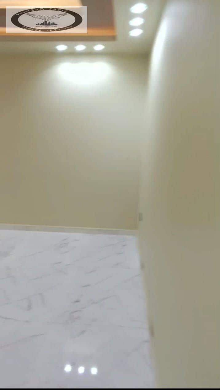 Apartment for sale in Gardenia Heights, New Cairo Near Horia Selim Mosque and Mohamed Naguib Axis Rear-facing apartment. Double-fronted building. - Widok 5