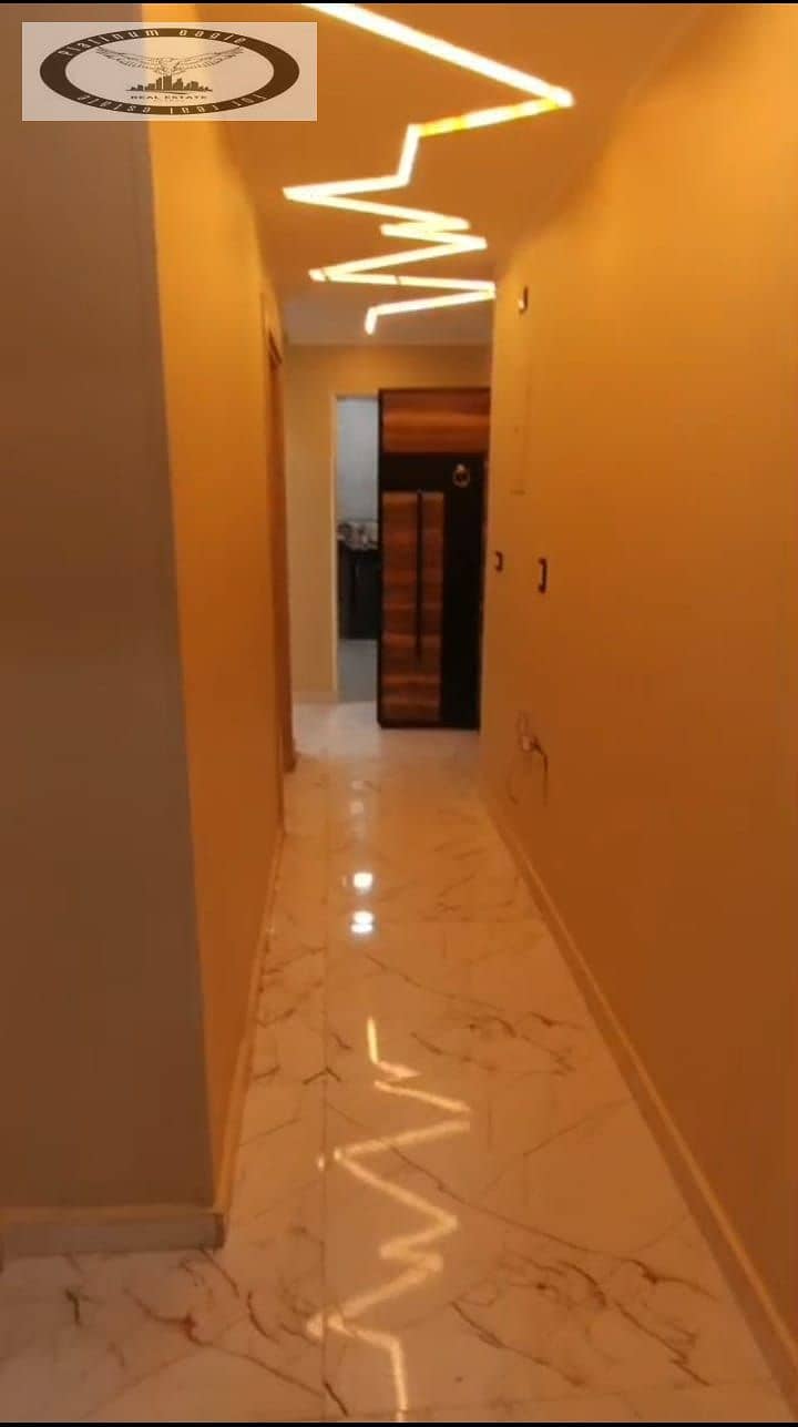 Apartment for sale in Gardenia Heights, New Cairo Near Horia Selim Mosque and Mohamed Naguib Axis Rear-facing apartment. Double-fronted building. - Widok 6