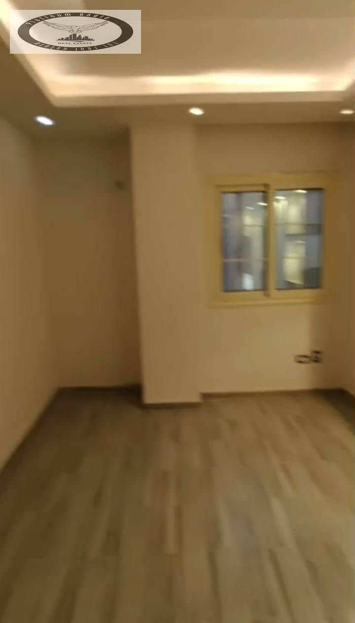 Apartment for sale in Gardenia Heights, New Cairo Near Horia Selim Mosque and Mohamed Naguib Axis Rear-facing apartment. Double-fronted building. - Więcej