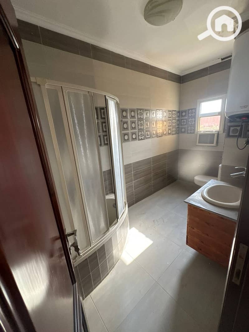 Villa with kitchen for rent inside Flowers Compound in New Cairo at a bargain price - Widok 5