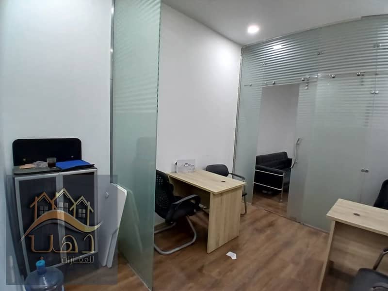 Office for Rent in the Banking Complex – Fully Finished & Ready to Operate Immediately, Prime Location, Special Finishing, 30 sqm, Fully Furnished wit - Mehr