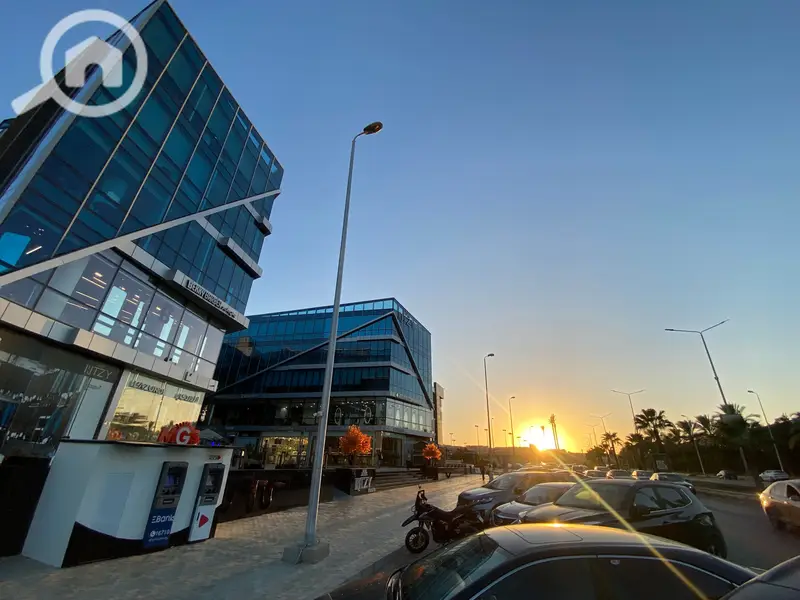 Receive immediately. Nasiah Clinic on Youth Street. Next to Global Care Hospital and directly across from Zayed Specialized Hospital. – pohled 6
