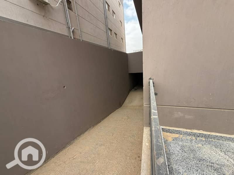 Warehouse for sale in Fifth Settlement Industrial Area. Land area 650 sq m. Fully built (basement, ground floor, first, second, and third floors). Sup - Ansicht 3
