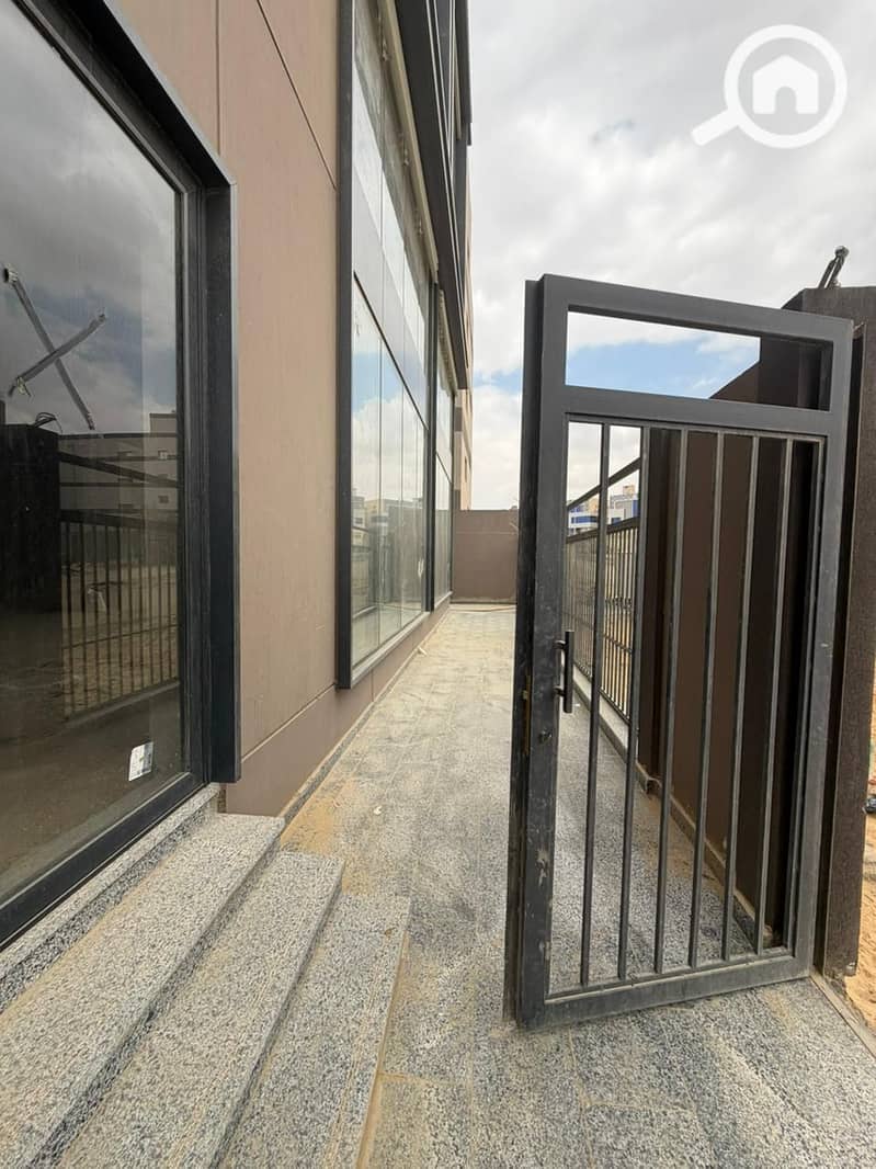 Warehouse for sale in Fifth Settlement Industrial Area. Land area 650 sq m. Fully built (basement, ground floor, first, second, and third floors). Sup - Ansicht 6