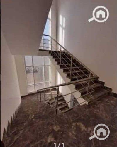 For quick sale: a fully finished villa (502 sq m) at a price lower than its original price. Immediate turnkey delivery directly on the sea in Zahia Co – pohled 3
