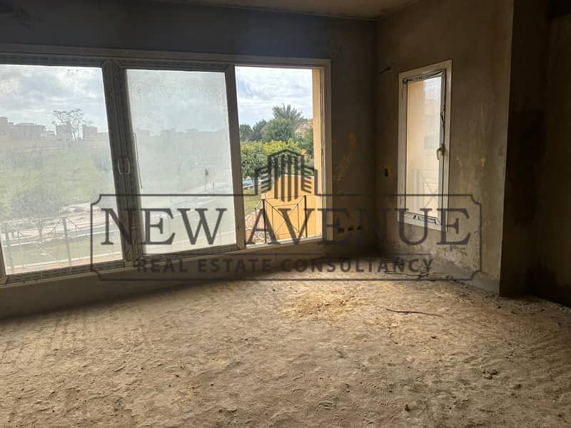 Standalone Ready to Move with Huge Land Area - Więcej