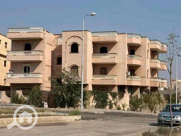 Apartment in Al Obour City, 140 meters in the fifth neighborhood of villas - immediate handover with a private electricity meter, a private water meter for the apartment, and natural gas in the villa. - View 3