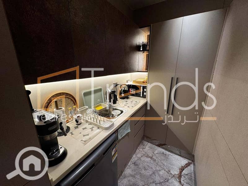 Luxurious Furnished office for rent in a prime location in New Cairo – South 90 Road, near the American University in Cairo (AUC) – pohled 4