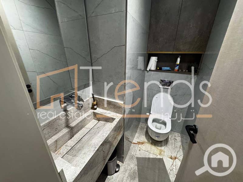 Luxurious Furnished office for rent in a prime location in New Cairo – South 90 Road, near the American University in Cairo (AUC) – pohled 5