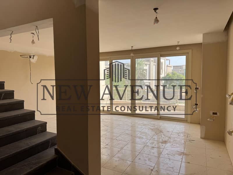 Twin House with basement Fully Finished Prime Location - Ansicht 5