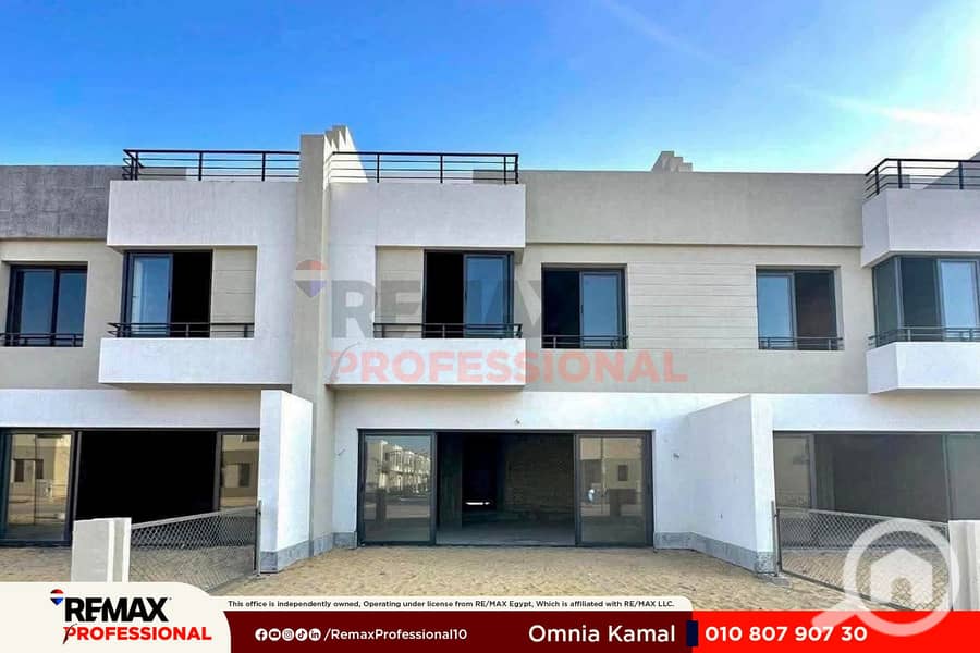 Open view of the plaza Townhouse villa in Palm Hills, Alexandria - Widok 4
