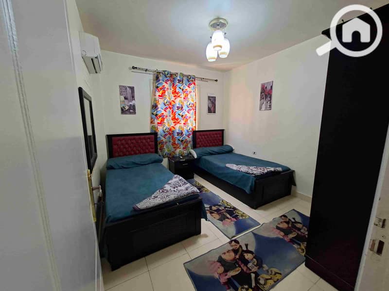 Large chalet with 3 rooms and 2 bathrooms for rent in the best location in La Sirena Mini Egypt - Más