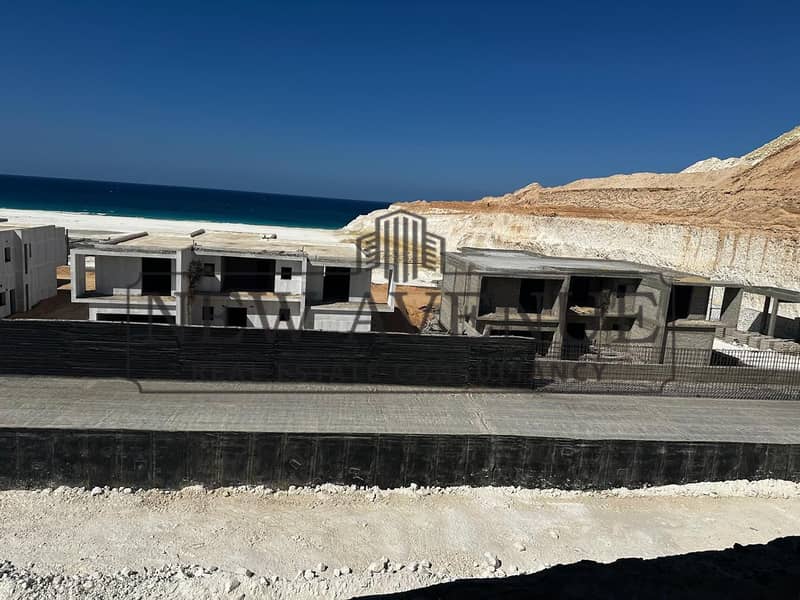 Standalone Second row with cabin finished with Ac’s and kitchen Cabinets premium location North Facing Panoramic Sea view for sale in Katameya Coast - Ansicht 3