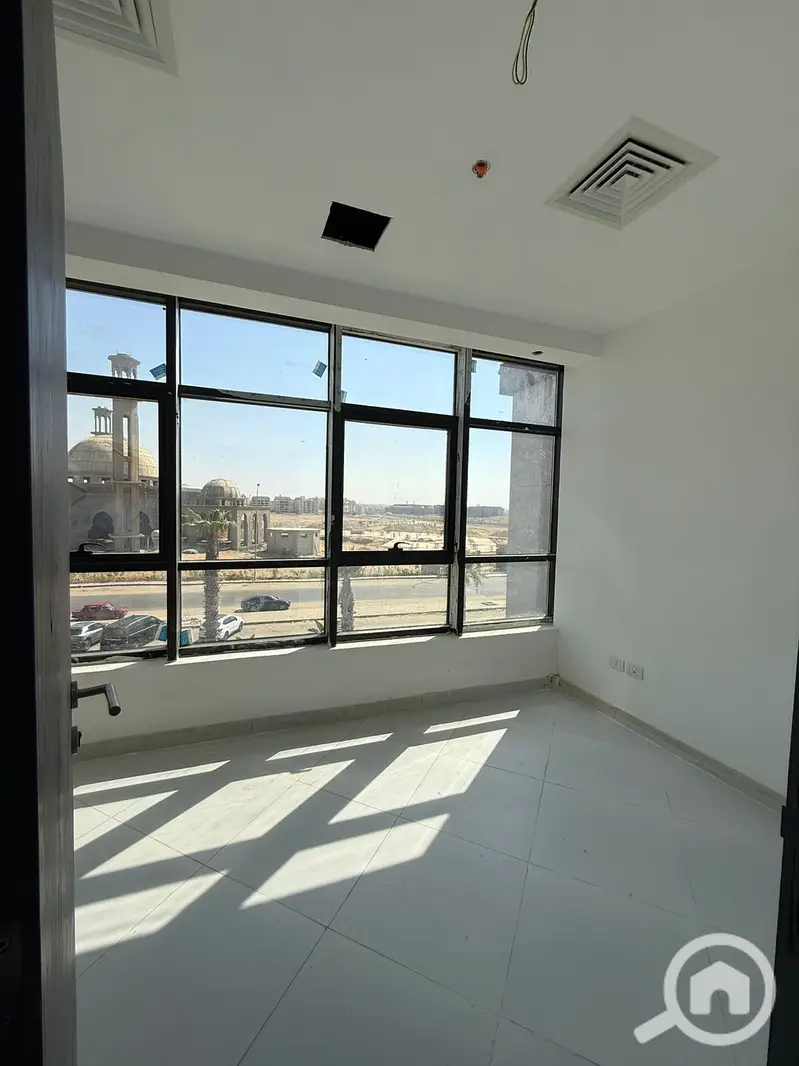 Clinic for rent in Golden Square, two rooms, 50 meters.