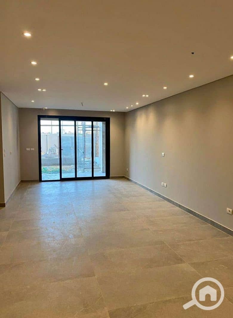 Penthouse for sale with ready to move , fully finished, overlooking a landscape view in a prime location in Sheikh Zayed City, developed by SODIC. - Widok 5