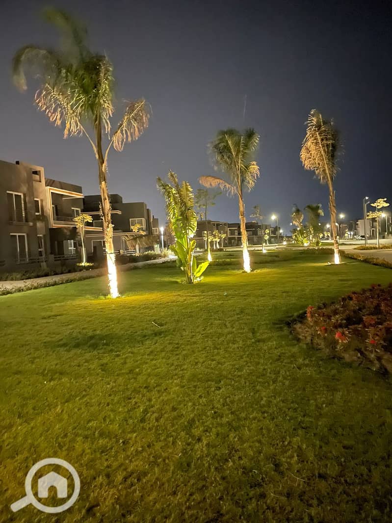 A distinctive 125-square-meter ground-floor apartment with 3 bedrooms and a garden is available for rent in Kayan Badr El Din Compound - Ansicht 2