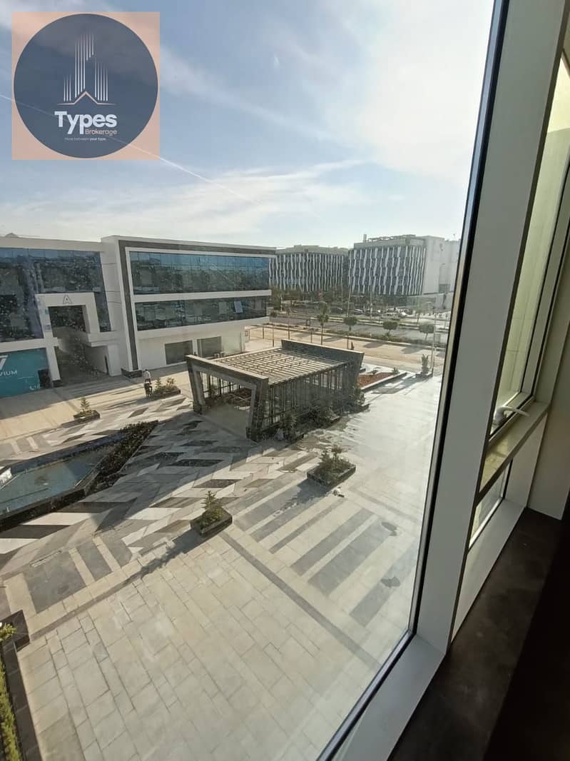 Office space for rent in Trivium Mall, Sheikh Zayed. 88 square meters, fully finished with air conditioning. - Więcej