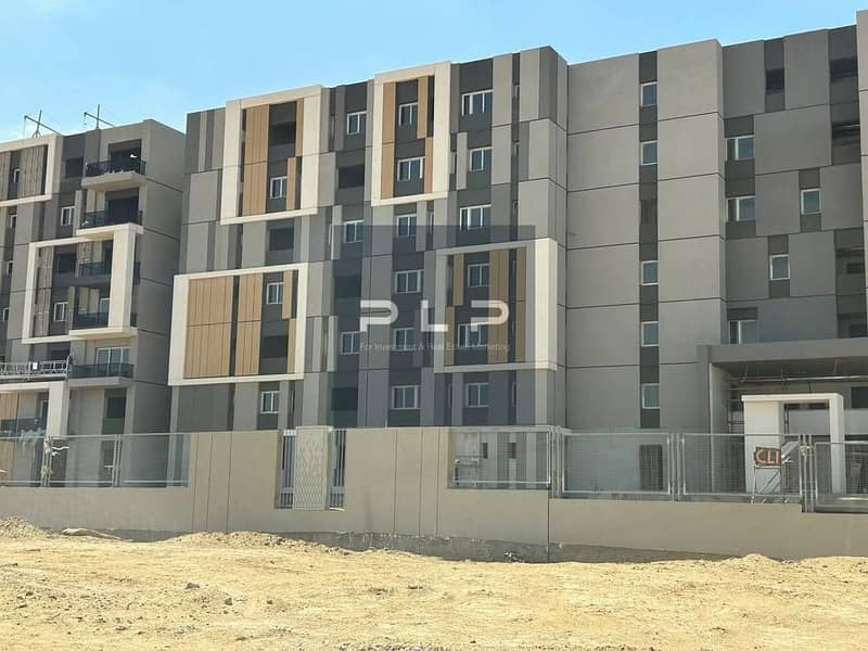 Resale apartment for sale at the lowest price in a prime location in Haptown Hassan Allam Park View phase Mostakbal City near Suez Road - Mehr