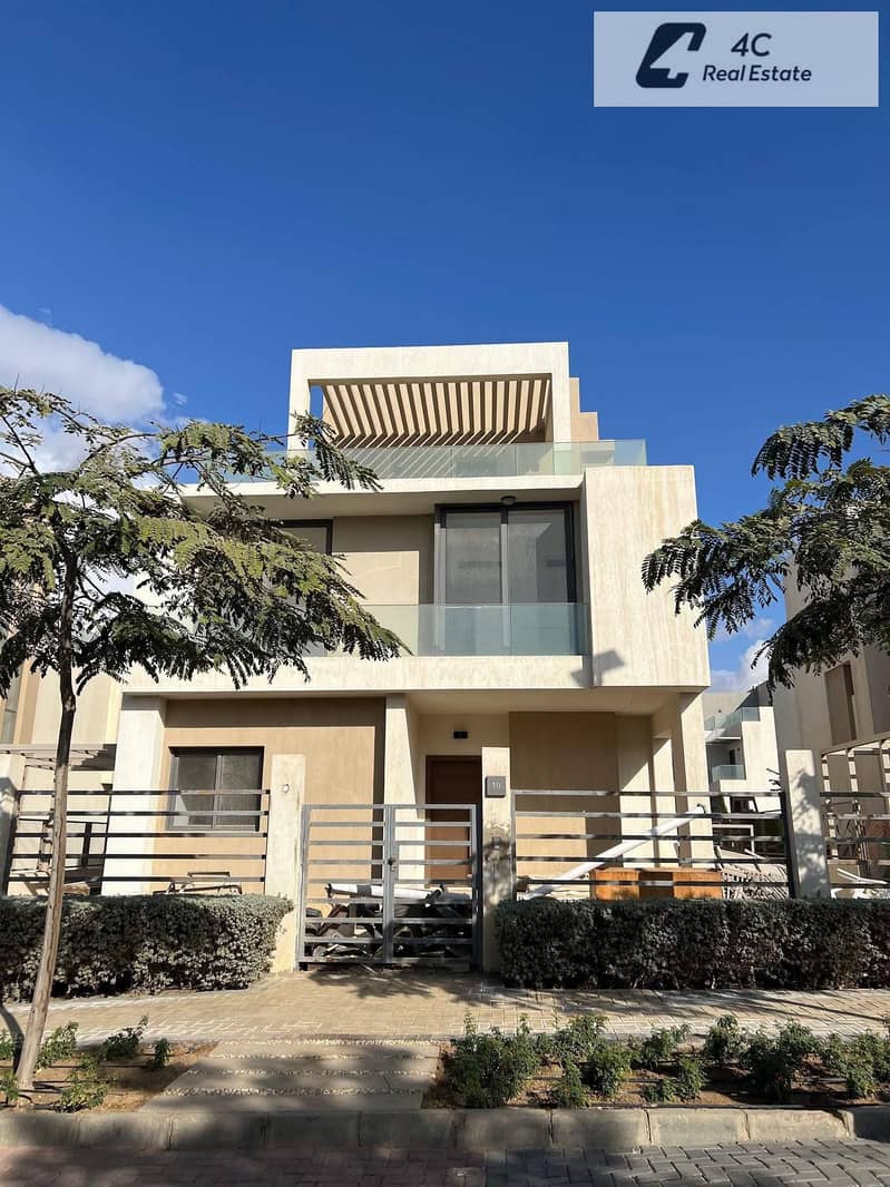 Lowest total price twin house villa 377m 4 bdr with Dp & installments prime location open landscape view in Saada Compound First Settlement - Więcej