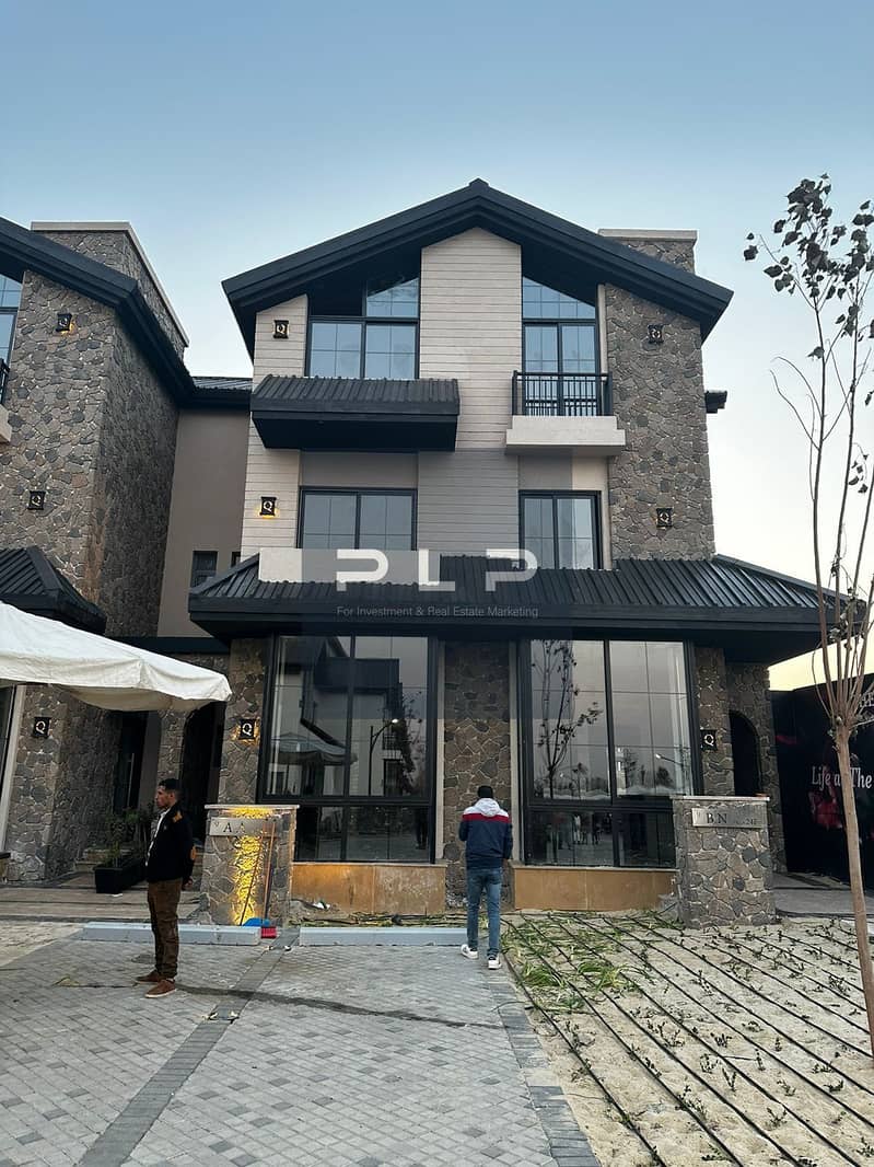 Resale standalone villa for sale with installments in The Wonder Marq compound semi-finished with an open lagoon view - Widok 6