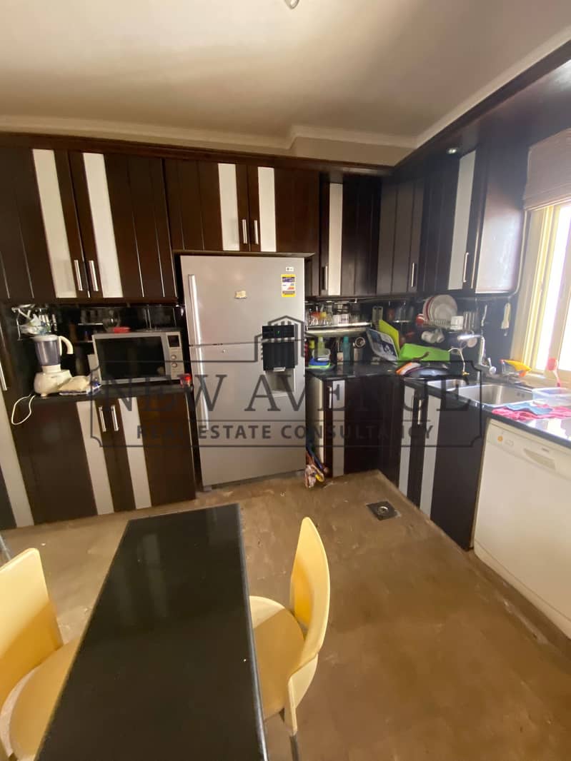Fully finished penthouse With Roof for sale in District 2 New Cairo-Semi Furnishing -Ready To Move - Więcej