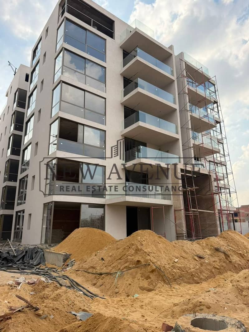 Ground Apartment for sale in Lake View Residence 2 New Cairo-Ready To Move-Installments over 5 years - Widok 4