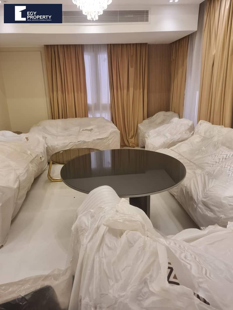 Fully Finished Luxury Apartment Ready to Move for Sale in District 5, New Cairo - Görünüm 4