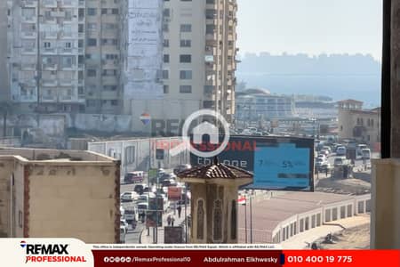 فلیٹ 4 غرف نوم للبيع في سابا باشا، الإسكندرية - 01. jpg