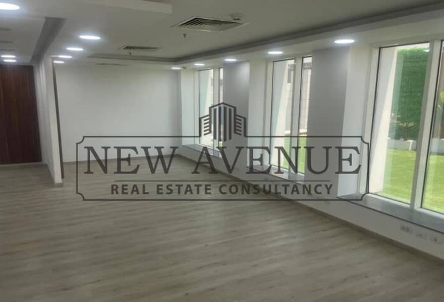 Administrative Office space for sale with avery prime location at trivium square new cairo fully finished – další