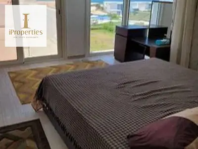 Furnished and air-conditioned chalet right on the beach. Immediate delivery with installments over 5 years.