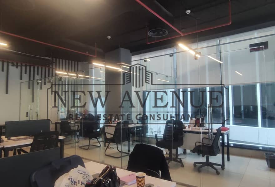 Fully finished Administrative office space for rent with avery prime location at water way new cairo - Widok 5