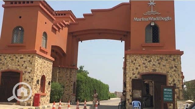 Be pleased with a private garden by the pool in Marina Wadi Degla, Ain Sokhna. - Mehr