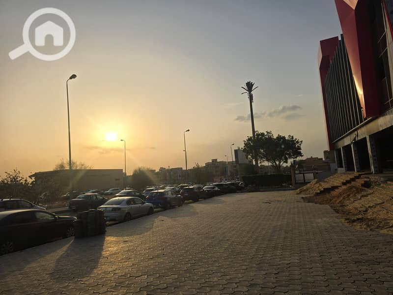 Prime F&B Shop for Rent with Outdoor Area in Sway Mall | Mohamed Naguib Axis - Widok 2