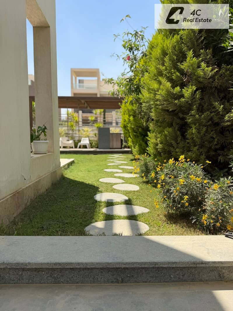Ready to move lowest price in market corner townhouse fully finished with ACs prime location near Lake View & Katameya Heights luxury deal townhouse f - Ansicht 3