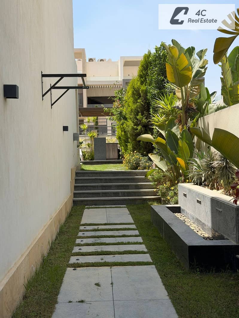 Ready to move lowest price in market corner townhouse fully finished with ACs prime location near Lake View & Katameya Heights luxury deal townhouse f - Ansicht 5