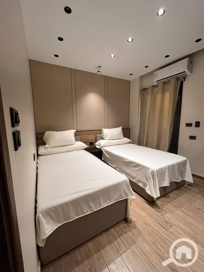 Studio apartment with one bedroom and living room for sale, finished and furnished to an ultra-super-lux standard, located in the First District, step - Widok 2