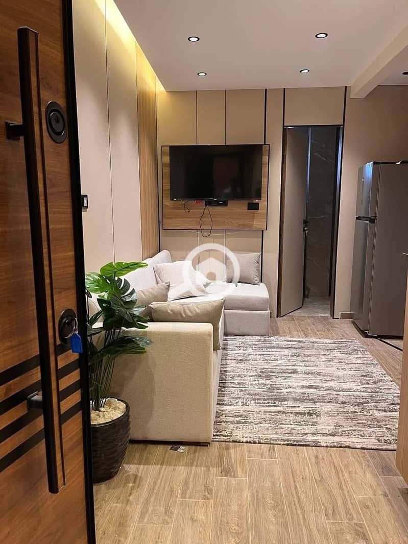 Studio apartment with one bedroom and living room for sale, finished and furnished to an ultra-super-lux standard, located in the First District, step - Widok 3