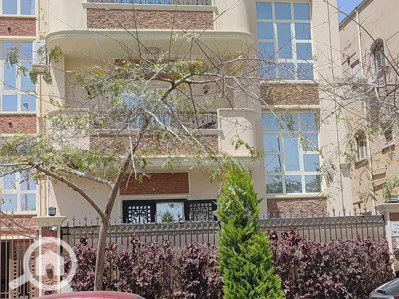 220 sqm Apartment for Sale in Banafseg – Villas Area – 3 Master Bedrooms – Private Entrance – Garden View - Widok 5