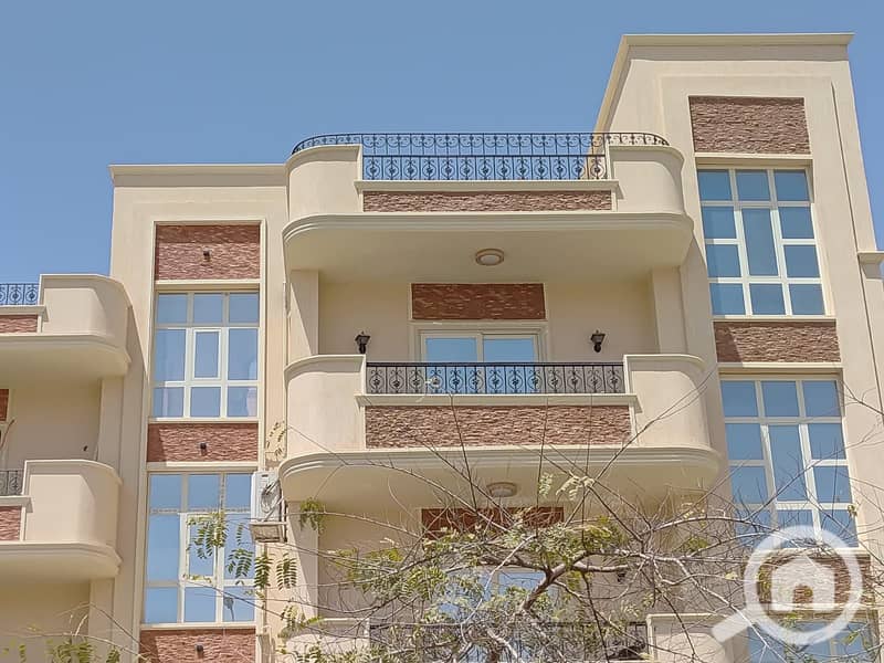 220 sqm Apartment for Sale in Banafseg – Villas Area – 3 Master Bedrooms – Private Entrance – Garden View - Widok 6