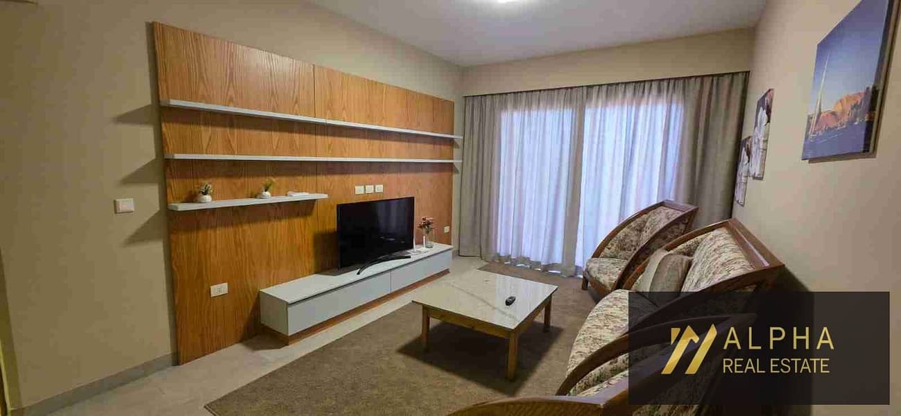 Fully Furnished Twin Villa for Rent in Top View Compound featuring a luxury design with pool and landscape view equipped with smart home systems in a prime location near AUC and main roads - Widok 5