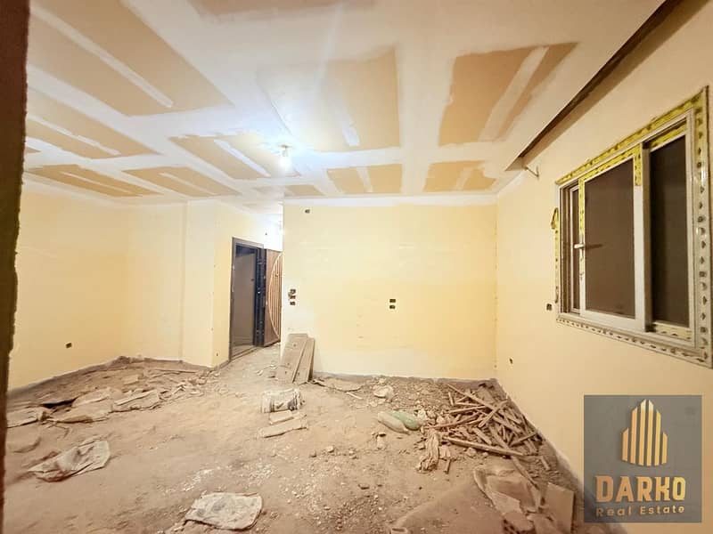 At the price of a stunning 180m apartment in the most distinguished area of the first tourism next to the club, a price that will not be repeated, with an open view of the club, 80% finishing, elevator next to West Somid. - Więcej