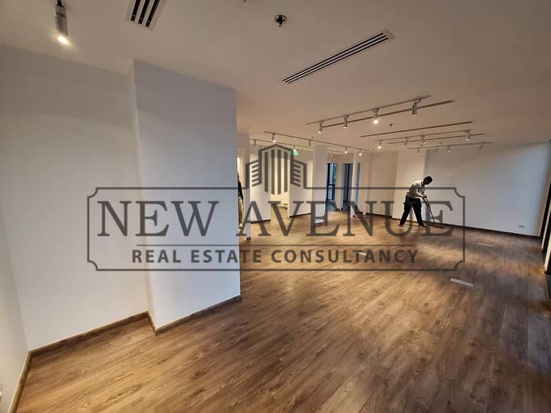 Rented Corner office with higher ROI for sale at EDNC By sodic direct on south 90 New Cairo - Widok 4