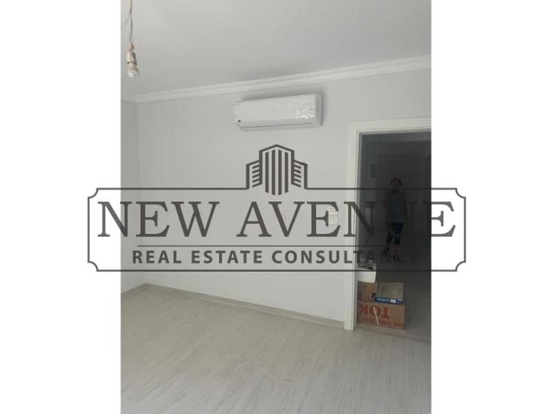 Fully finished Three bedrooms with ACs ready to move with the best price very prime location overlooking greenery for sale in Mountain view icity - Më shumë